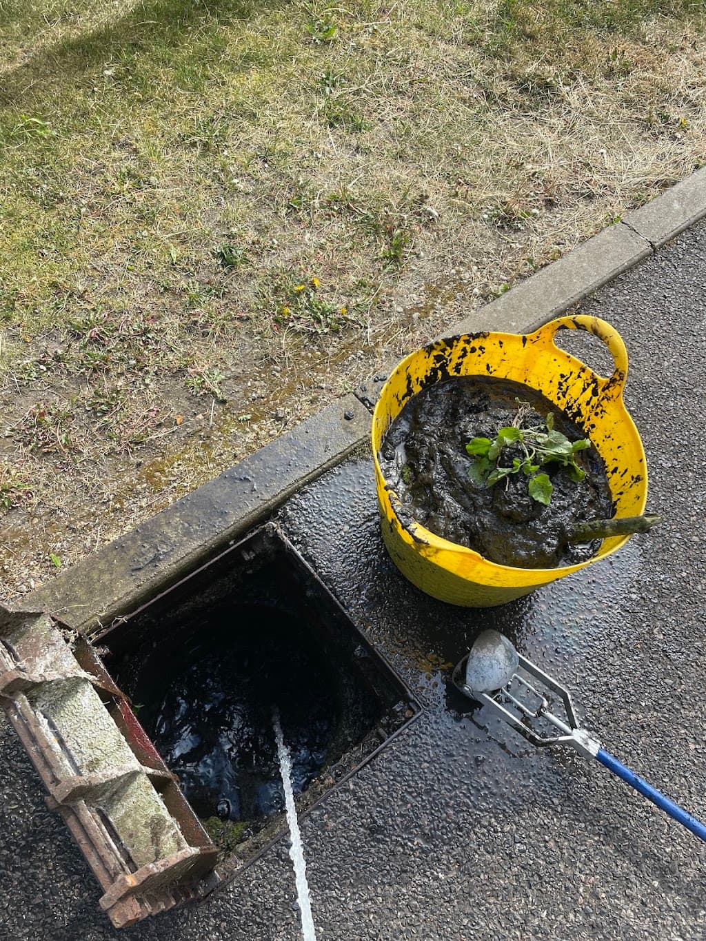 Aquafix Drainage London - 24/7 Emergency Drainage Services - Drain Unblocking & Clearance - Sewer Clearance in London